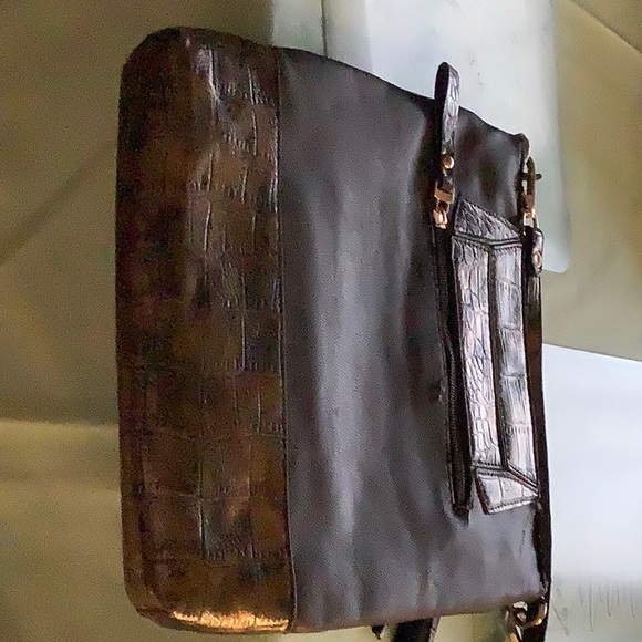 Handbag - Picture 2 of 3